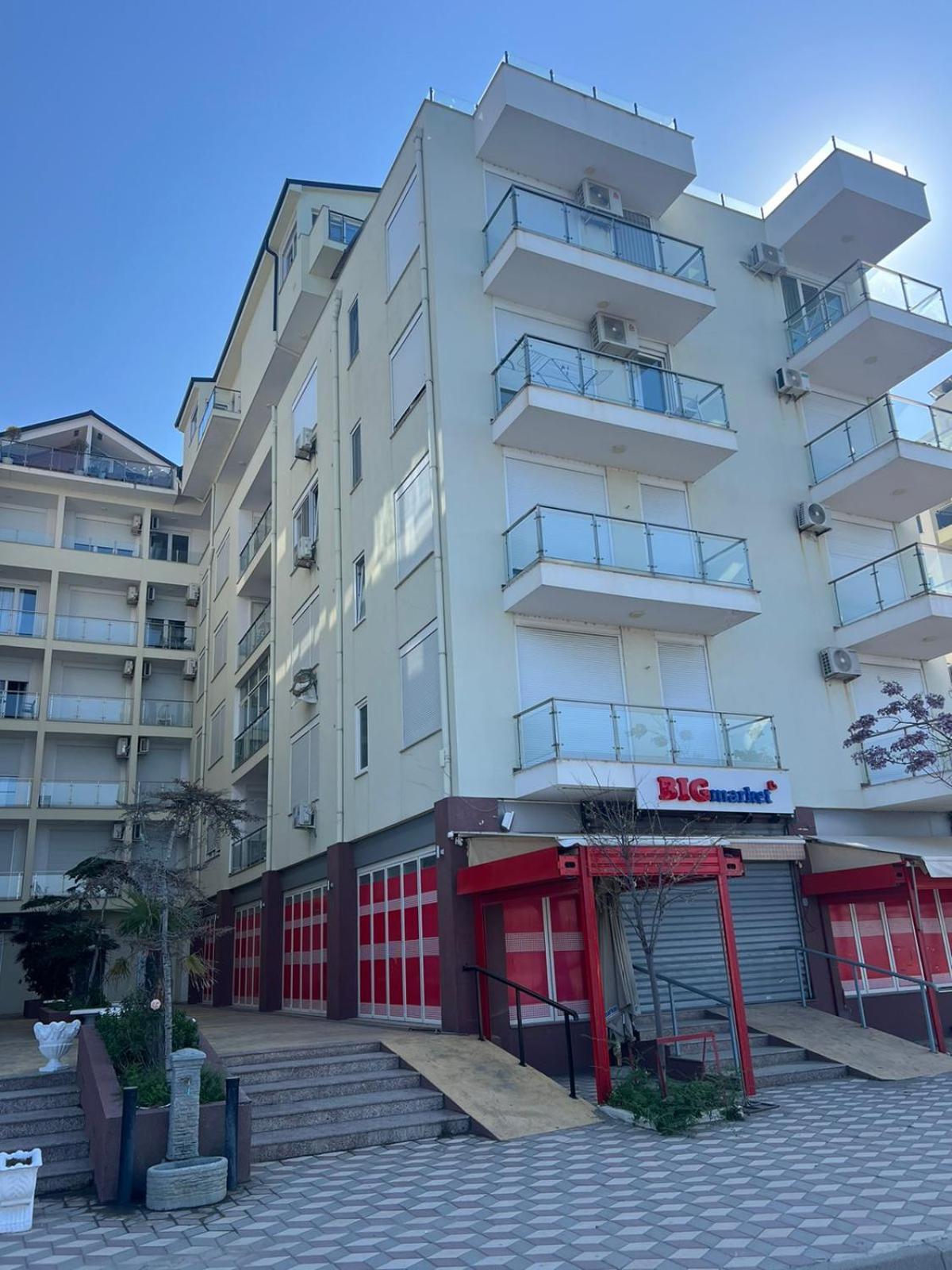 Shengjin Apartaments Екстер'єр фото