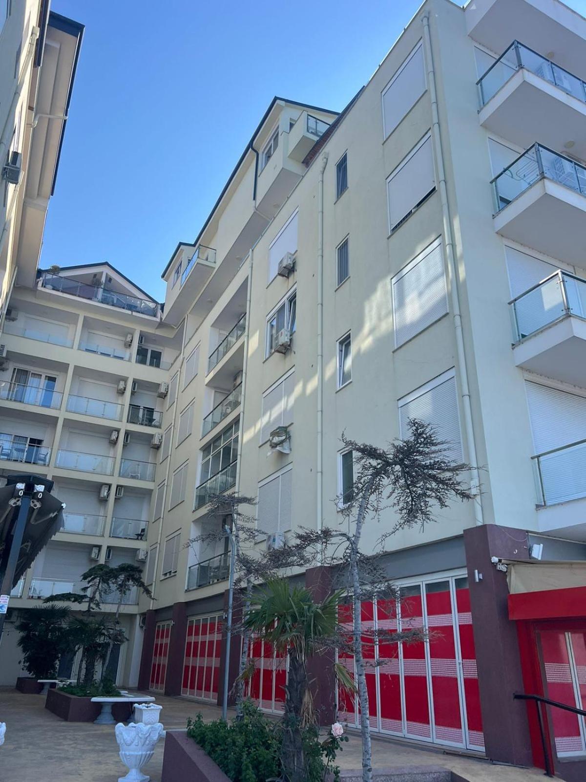 Shengjin Apartaments Екстер'єр фото